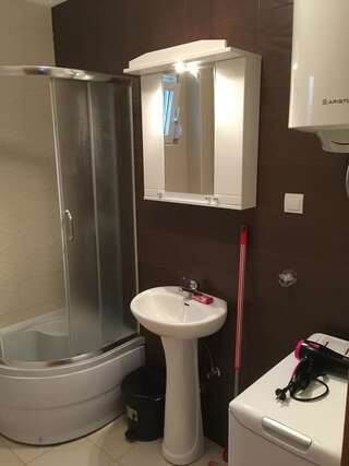 Апартаменты Apartment Svetlana Биела Апартаменты с балконом-3